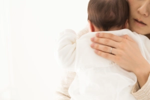 寝かしつけを抱っこでするのはいつまでOK？自然にやめるコツ＆抱っこ以外での寝かしつけ