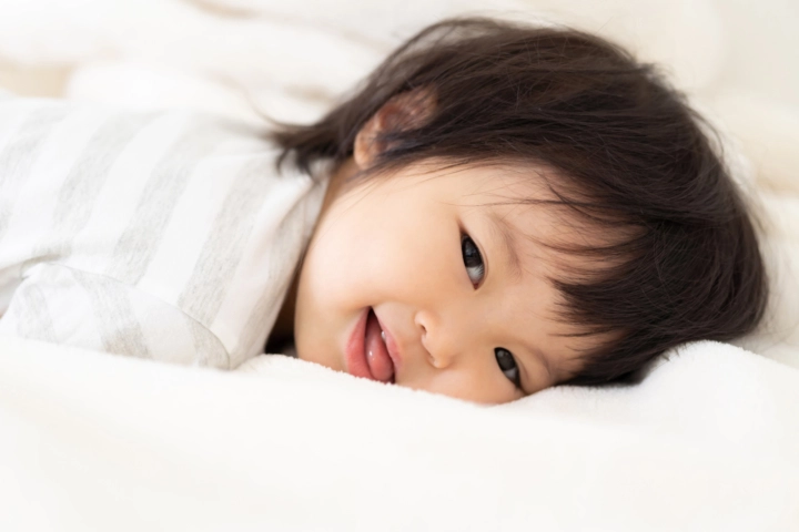 2歳児が寝ない「23時まで起きてる」夜更かし対策＆寝かしつけのコツ